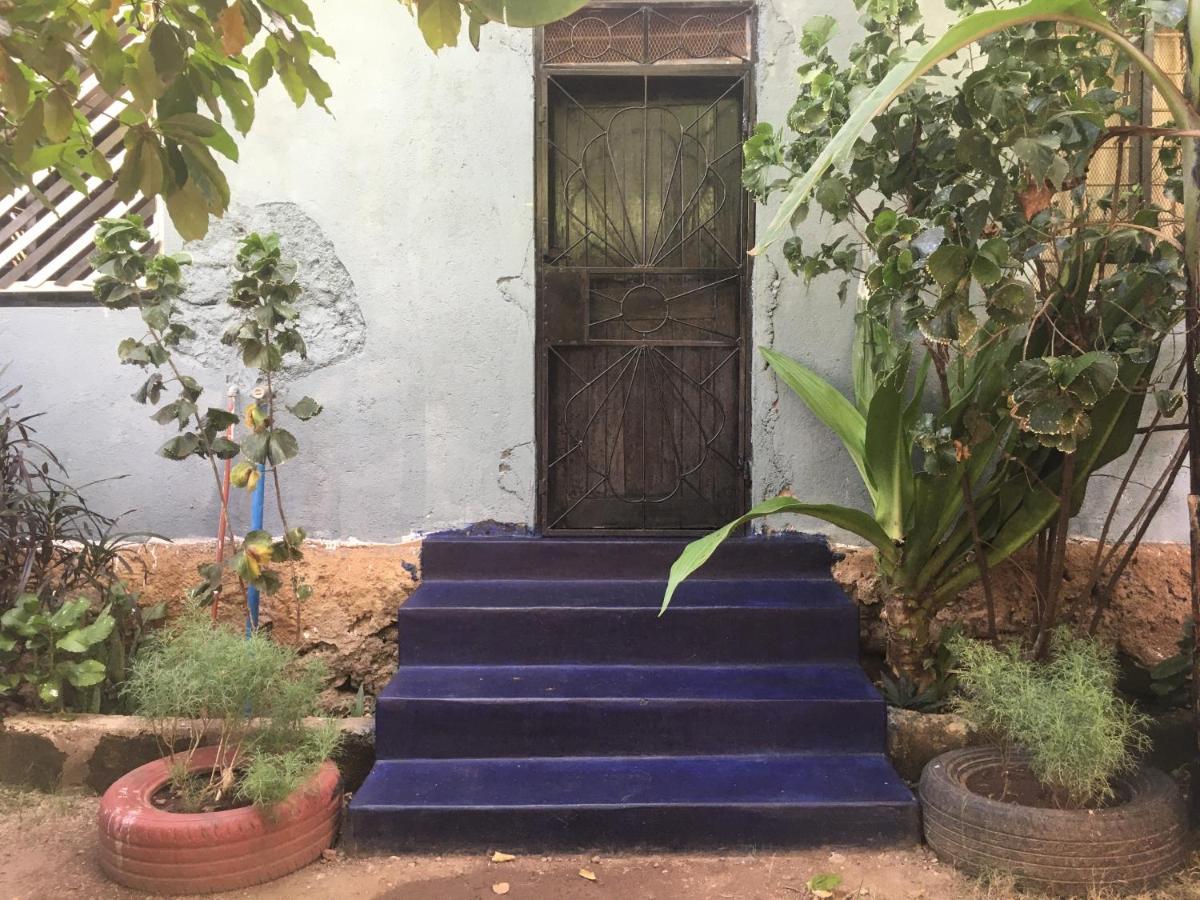 Ava Garden Backpackers Apartamento Mto wa Mbu Exterior foto