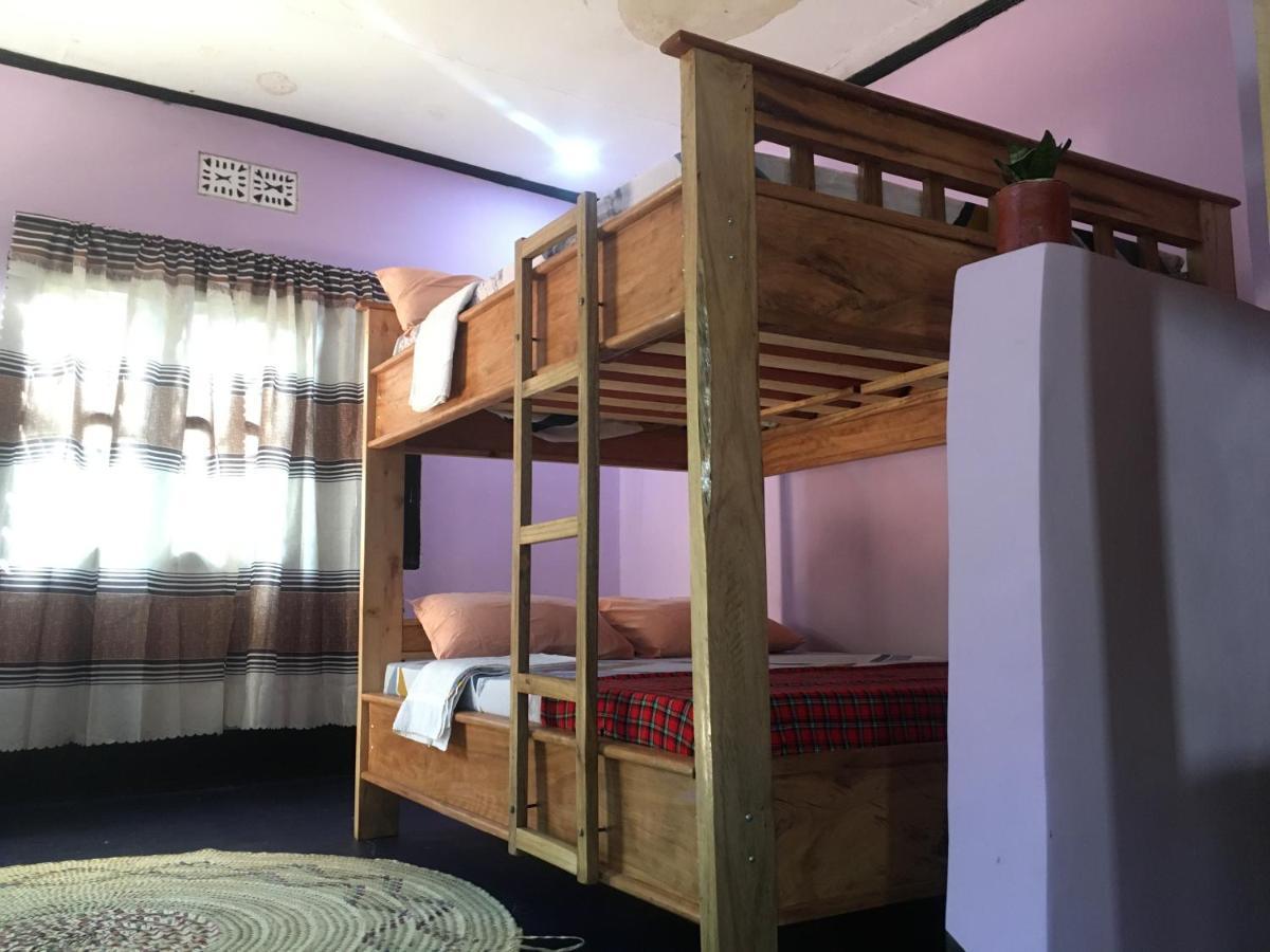 Ava Garden Backpackers Apartamento Mto wa Mbu Exterior foto