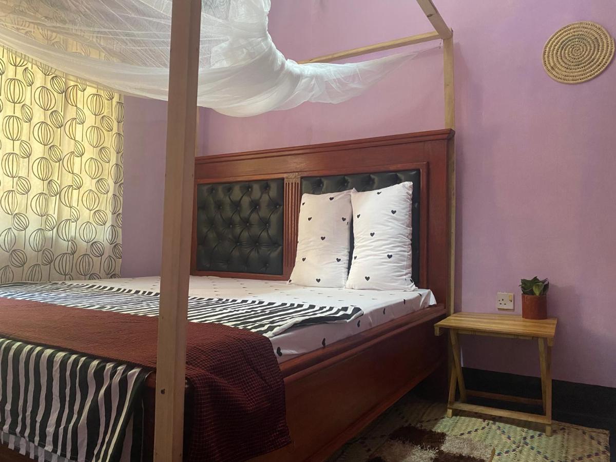 Ava Garden Backpackers Apartamento Mto wa Mbu Exterior foto