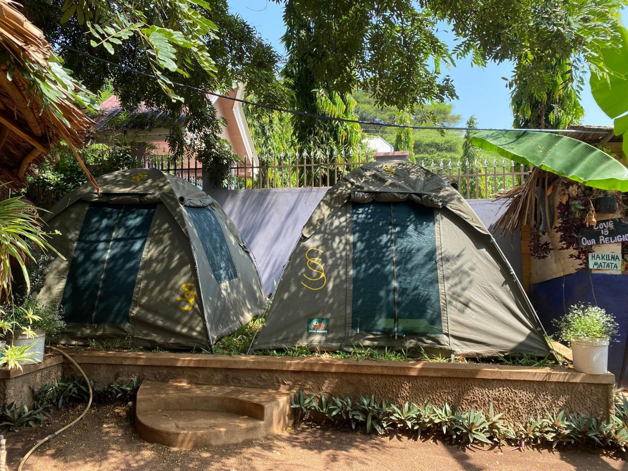 Ava Garden Backpackers Apartamento Mto wa Mbu Exterior foto